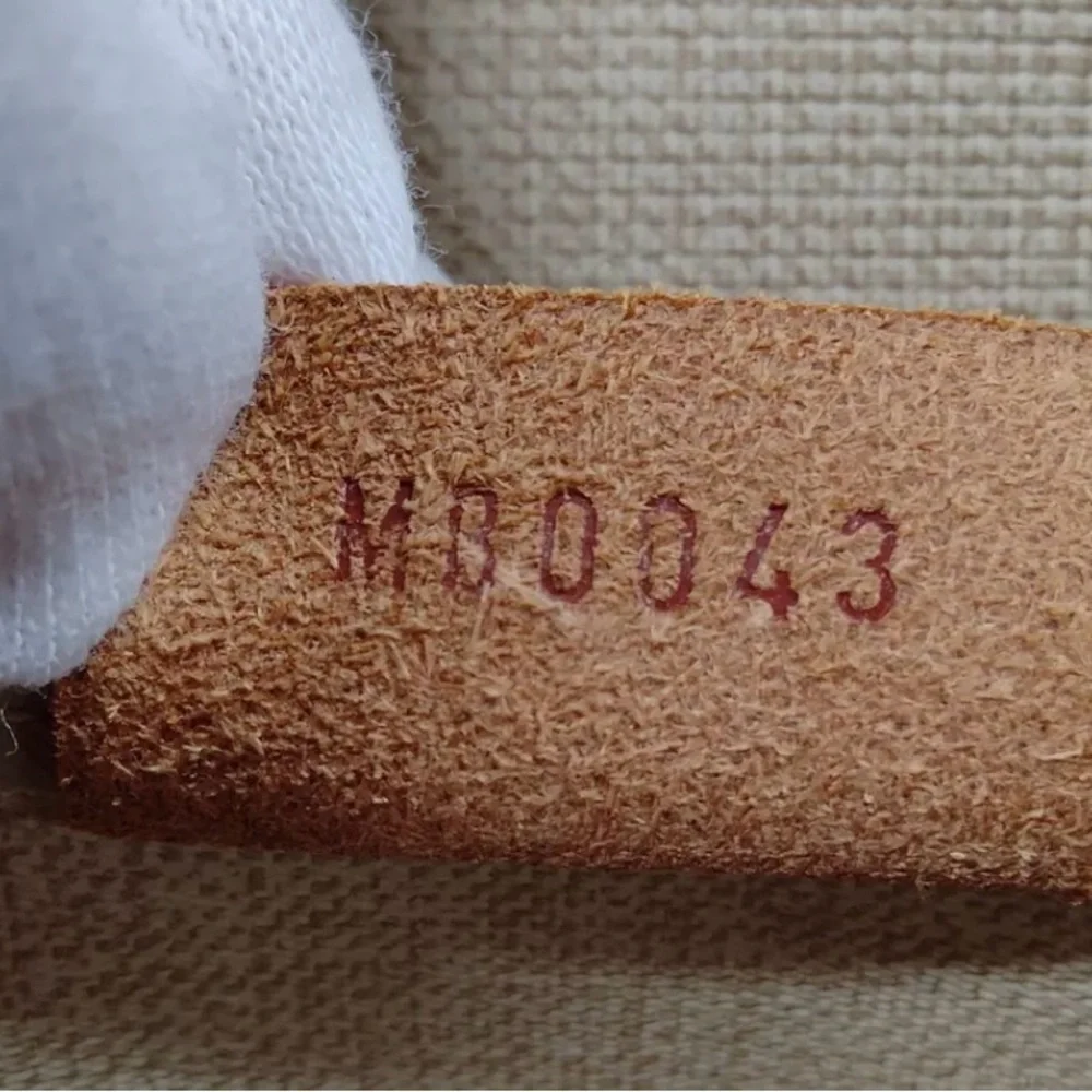 Louis Vuitton Devaulle Makeup Case ! Good used condition! FIRM! DISCOUNTED! - Picture 9 of 9